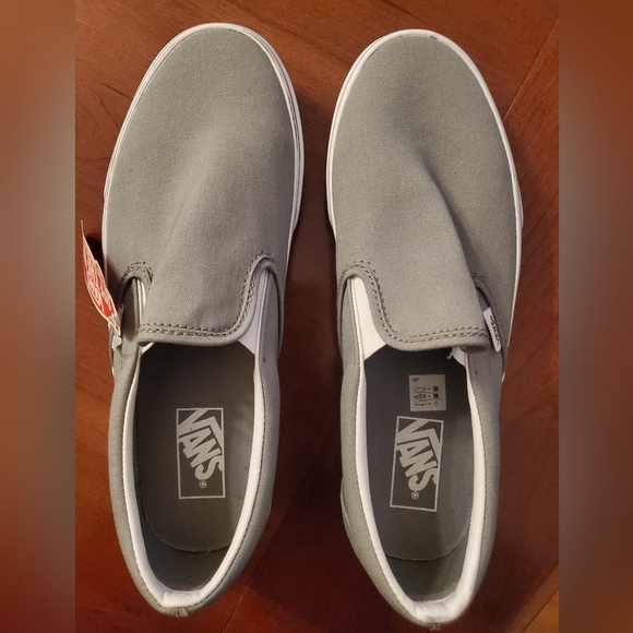 Van's Gray Slip on Shoe- New no box Men's 9.0 Women's 10.5 - Picture 1 of 6